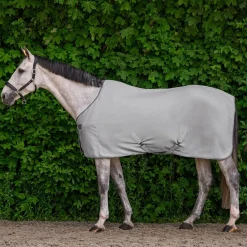 Waldhausen Economic Fleece Rug with Cross Surcingles